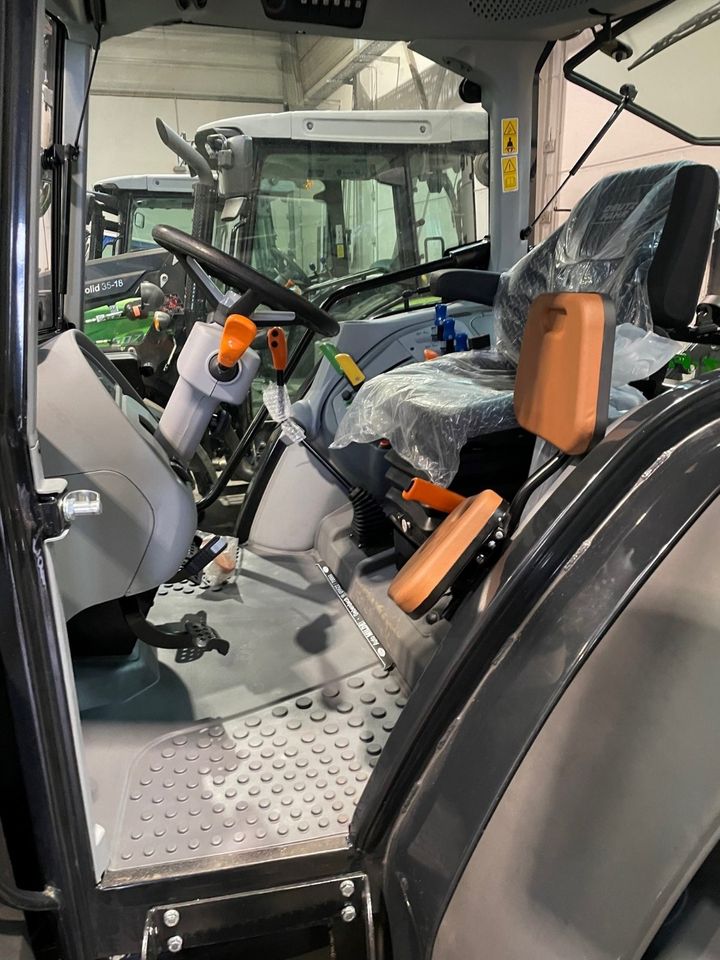Deutz-Fahr Universalablage für Agroplus und 5D in schwarz